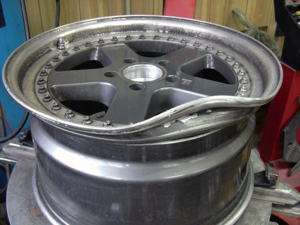 アウターリム曲がり・歪み修理